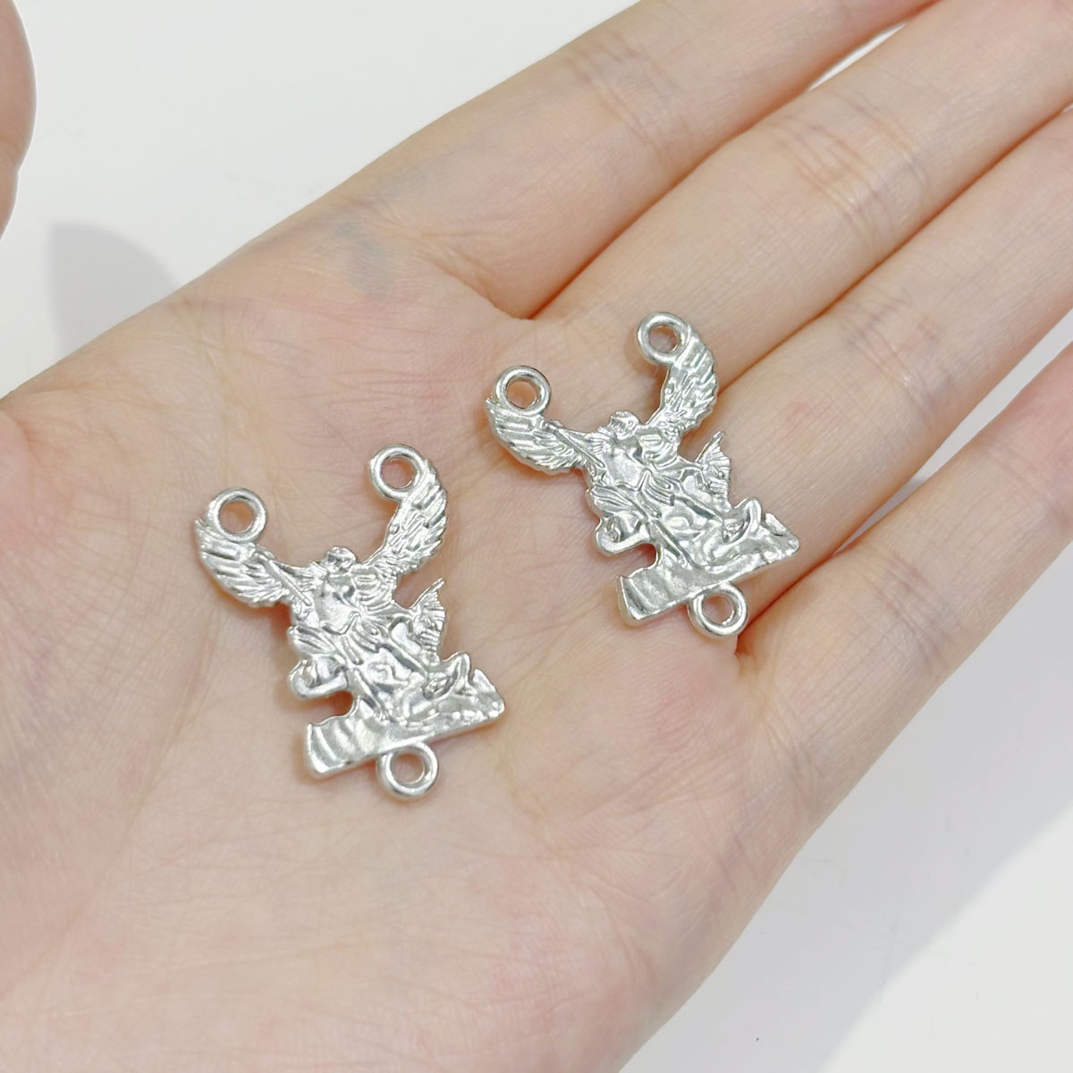 20 piezas de dijes del Arcánge - Jewelry Making Michaels reseña y precio
