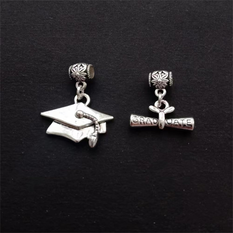Dijes para sombrero de graduac - Jewelry Making Diploma reseña y precio