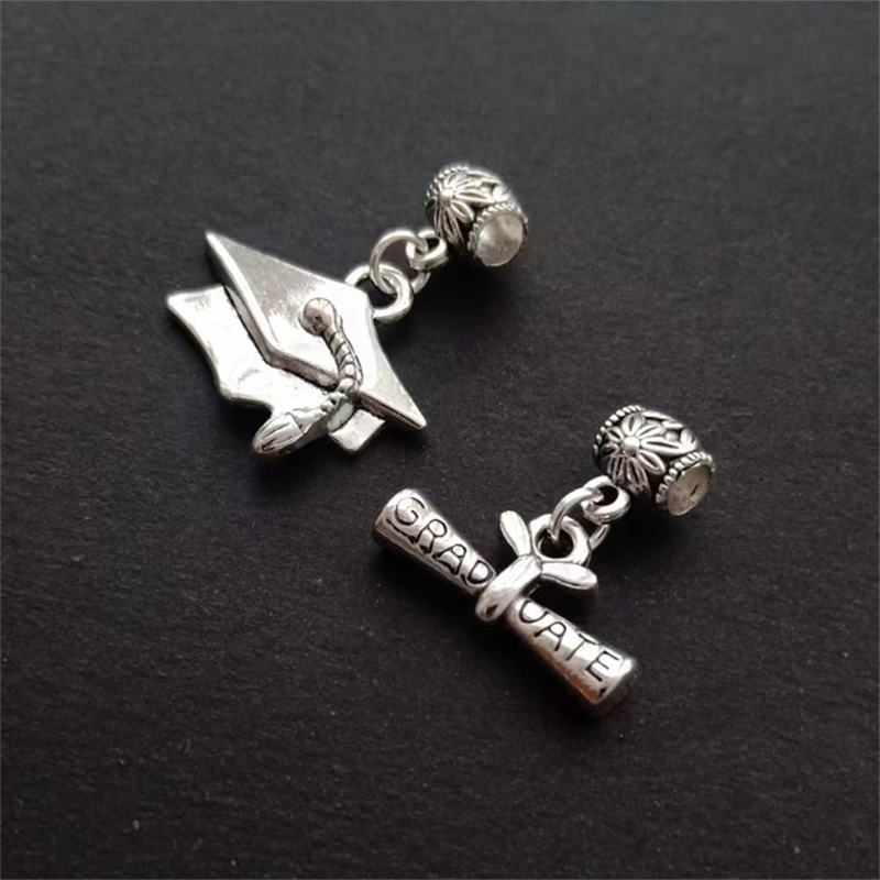 Dijes para sombrero de graduac - Jewelry Making Diploma reseña y precio